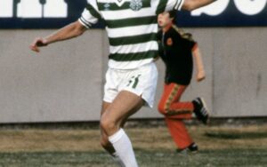 Relive Danny Crainie's stunning wondergoal from 1993 1